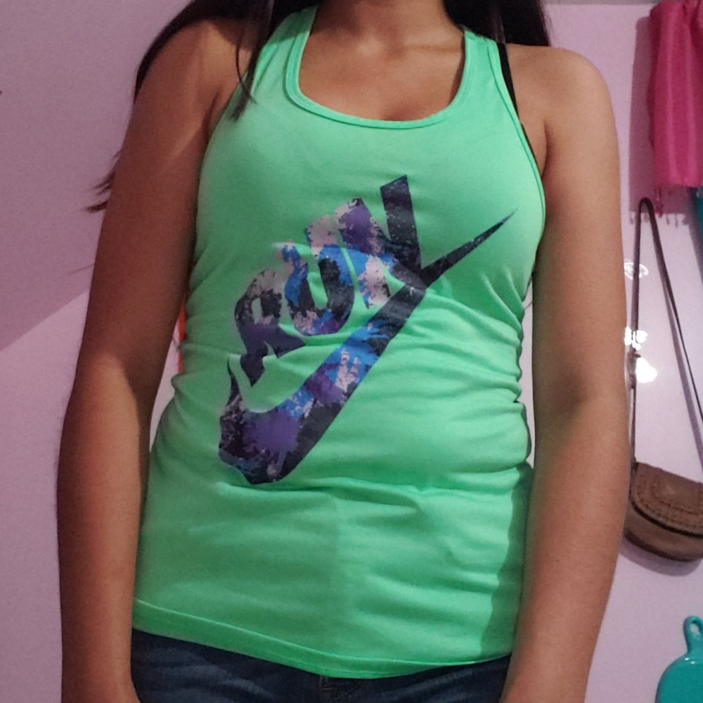 ♡♡USED♡♡ Nike Tank